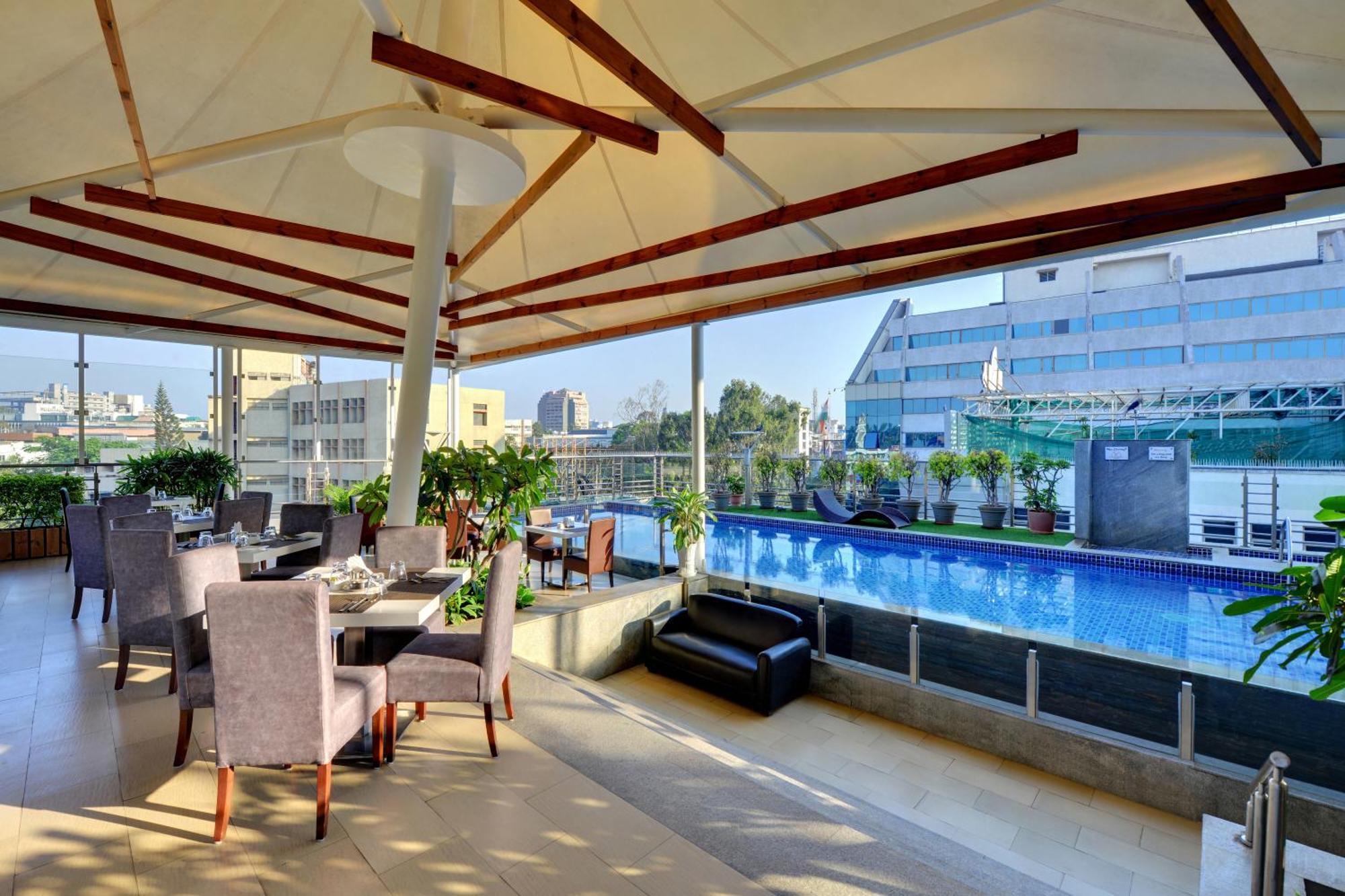 Iris Hotel&Spa Bengalúr Exteriér fotografie