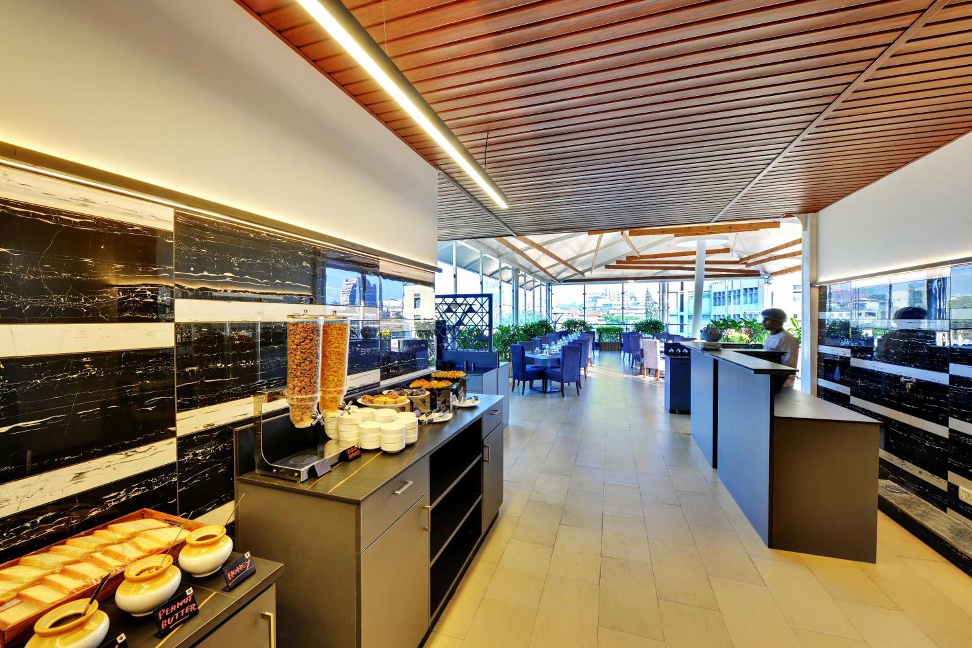 Iris Hotel&Spa Bengalúr Exteriér fotografie