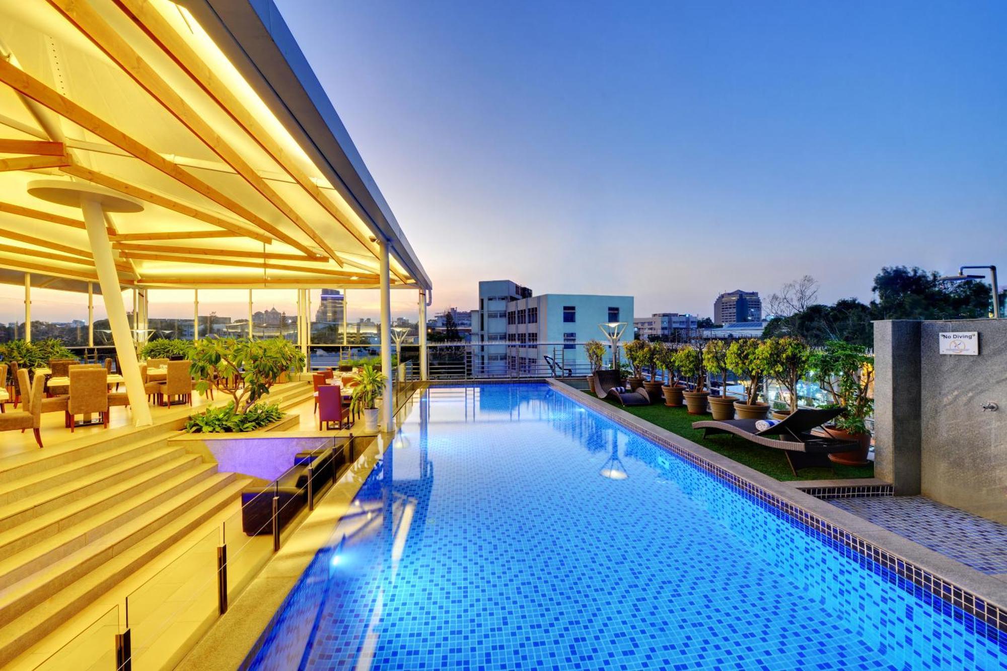 Iris Hotel&Spa Bengalúr Exteriér fotografie