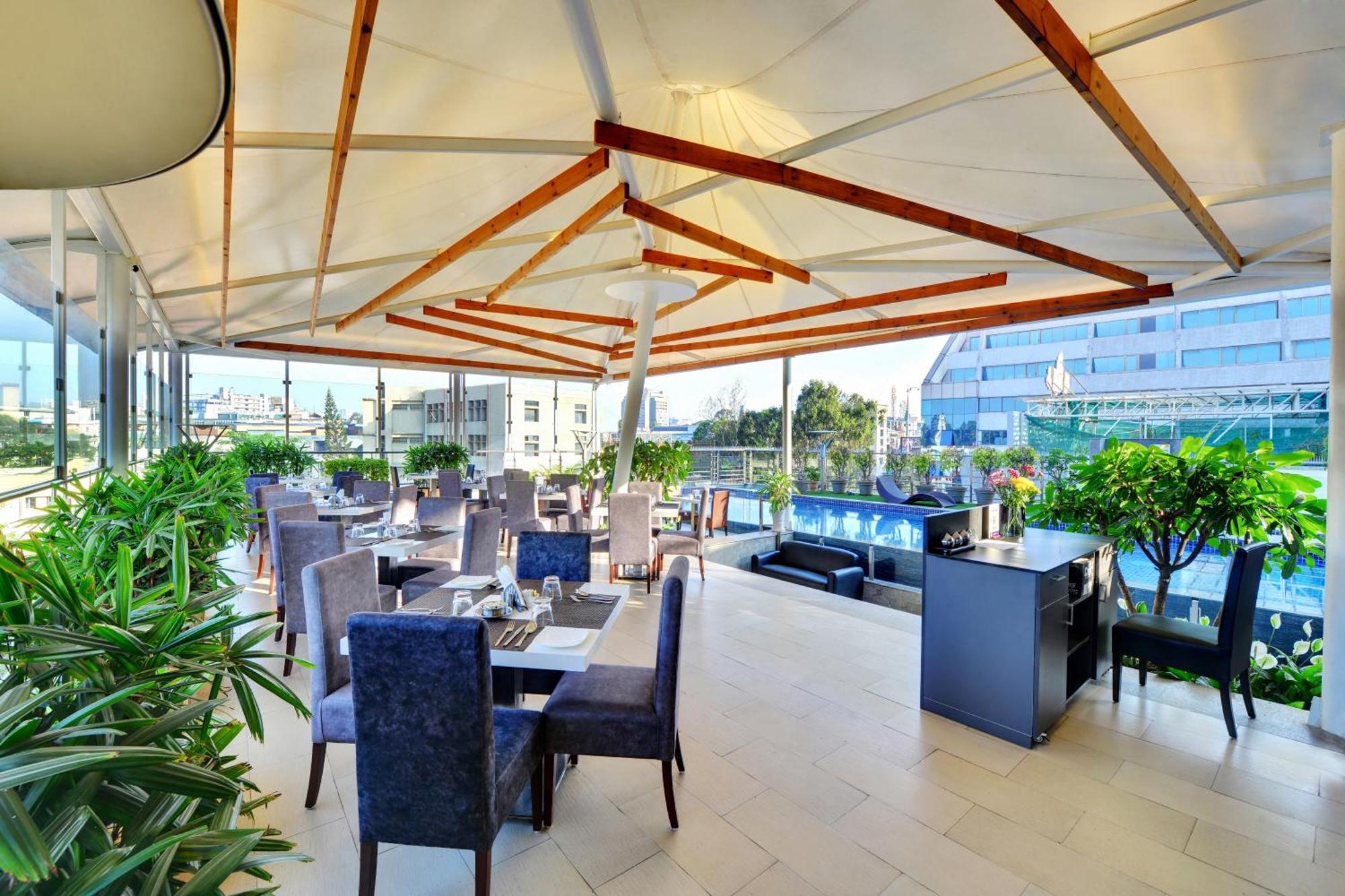 Iris Hotel&Spa Bengalúr Exteriér fotografie